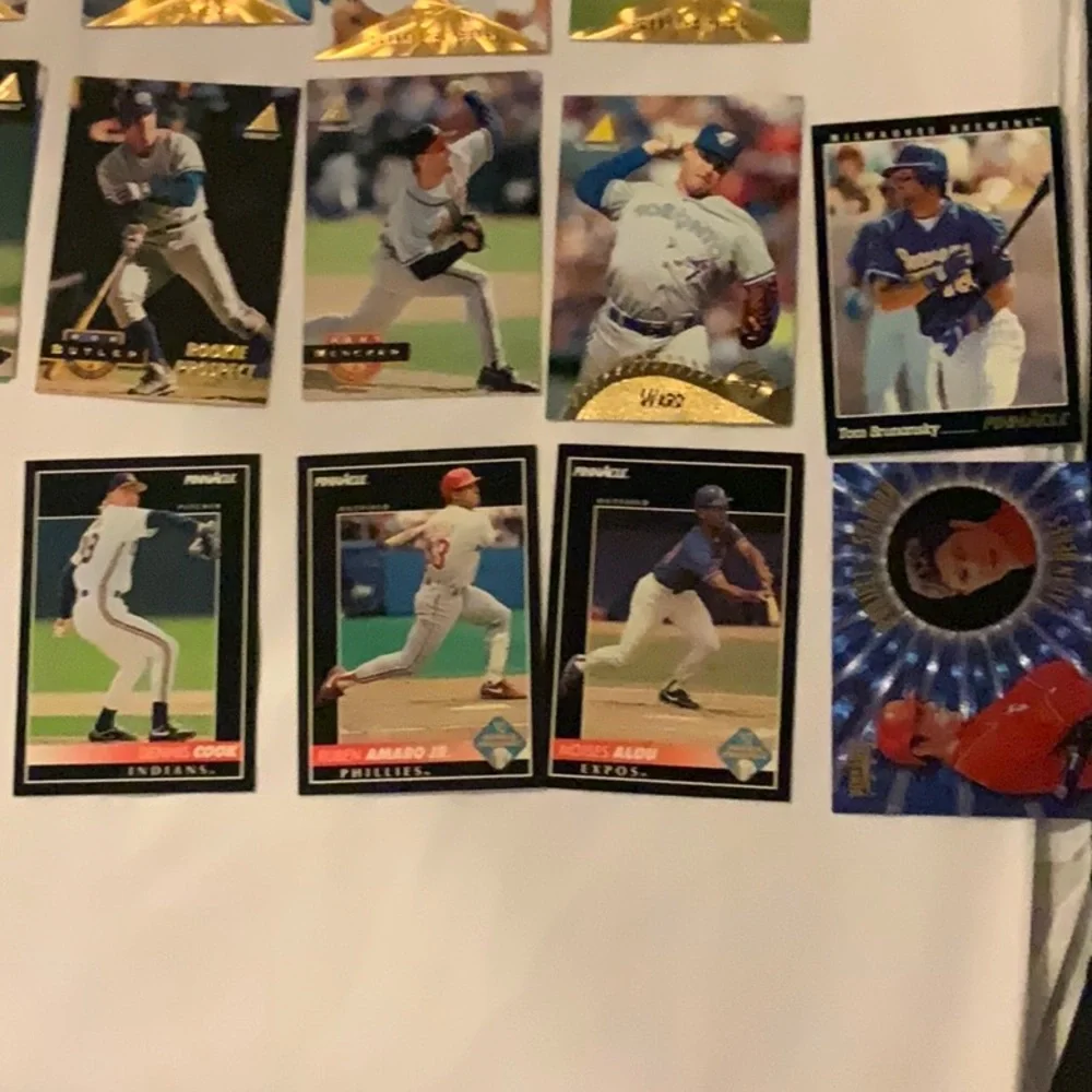 Bundle of Baseball Cards Lot 413
